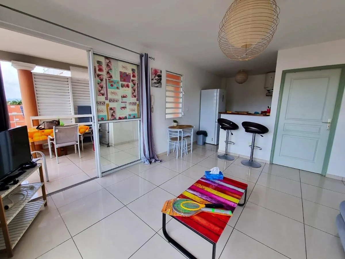 Appartement Charmant Avec Vue Sur Montagnes Les Trois Ilets 40 M² 0*, Les Trois-Ilets Martinica